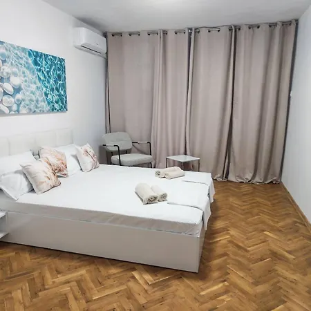 Aglaya 2 - Lazur Burgas